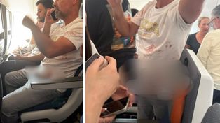 "Zobaczyliśmy masę krwi". Co wydarzyło się podczas lotu Flydubai?