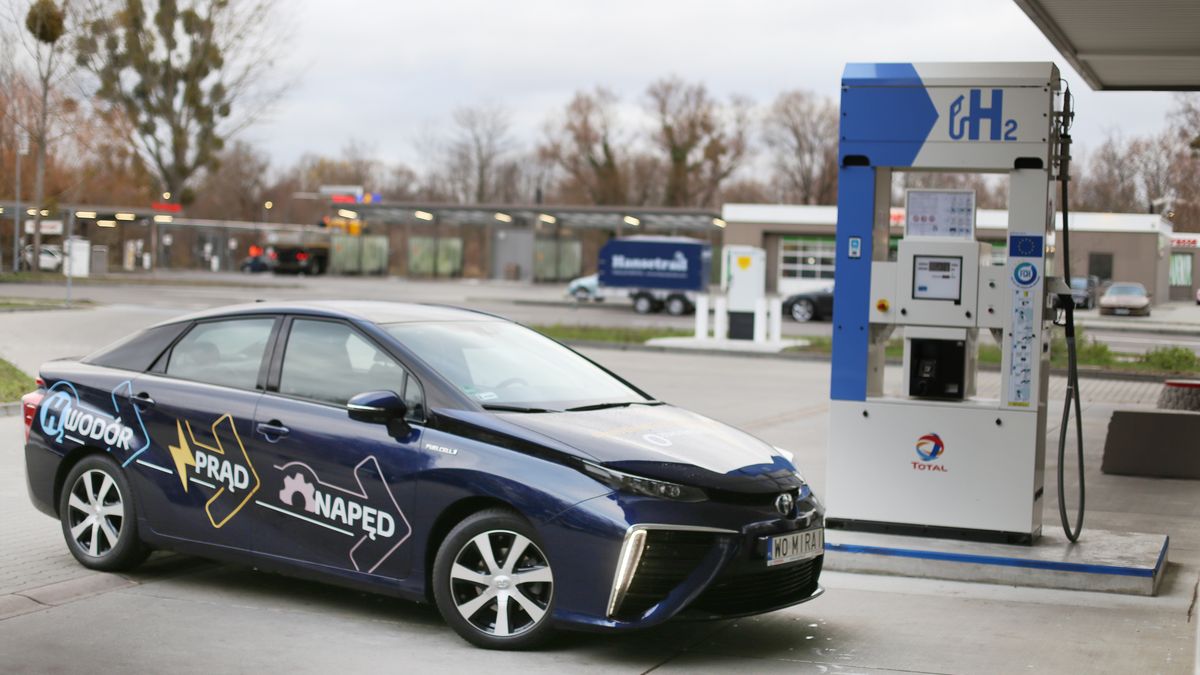 Pierwsze stacje tankowania wodorem mają powstać w Polsce w 2021 roku