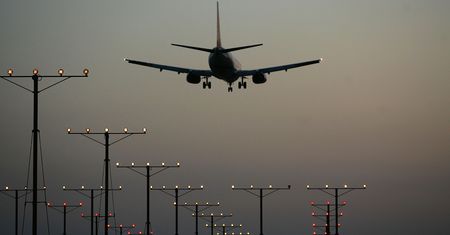 Alarm bombowy na niemieckim lotnisku. Wszystko przez pamiątkę z Polski