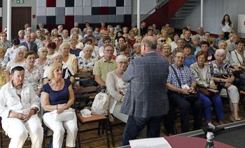 Grudziądz: Dworce PKP i PKS, niszczejące baseny, opłaty za śmieci... Seniorzy przepytali Prezydenta