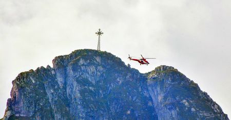 TOPR poszukiwał turysty z użyciem śmigłowca i drona. Był w hotelu