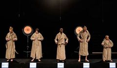 Ponad 100 tys. podpisów przeciw programowi, w którym dzieci pytają nagich dorosłych