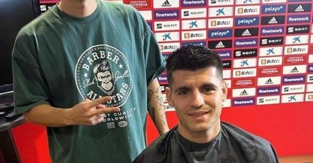 Hiszpanie ufają tylko jemu. Fryzjer pokonał setki kilometrów