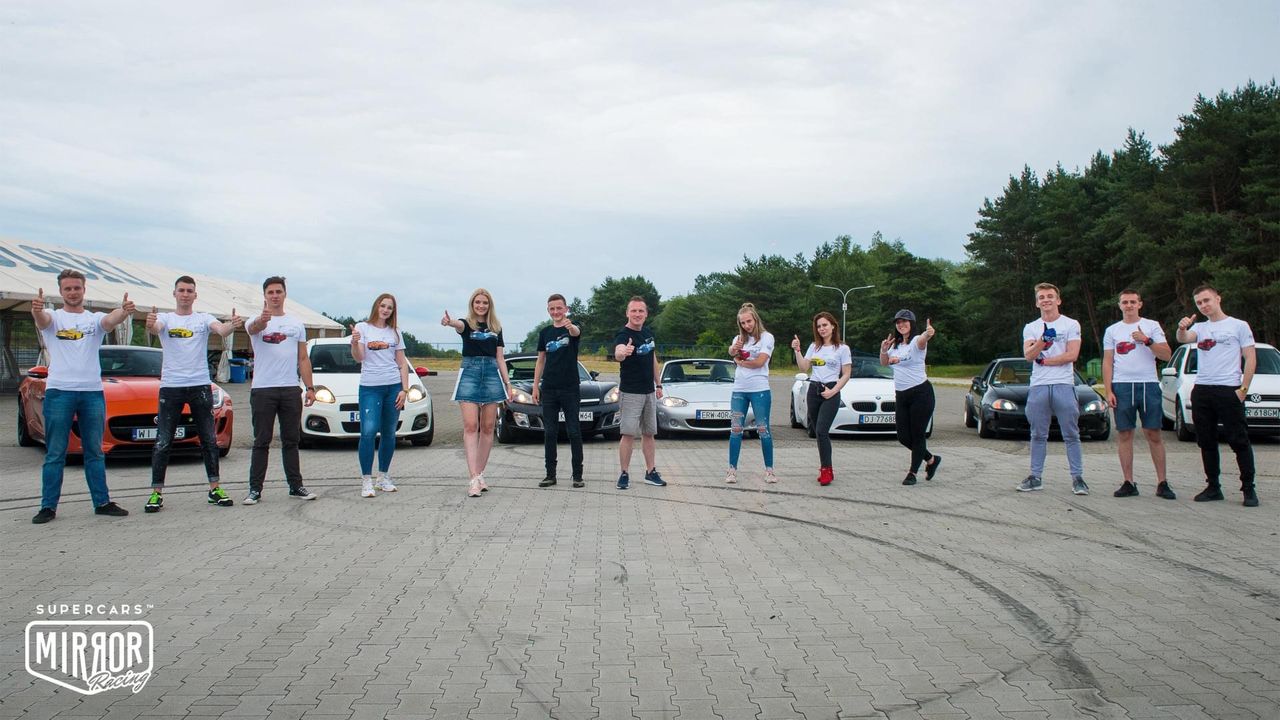 Finaliści projektu Klaudii (fot. Supercars Mirror Racing)