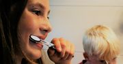 5 powodów, dla których warto stosować płyn do płukania jamy ustnej
