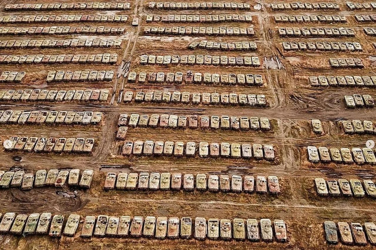 Rosjanie chwalą się produkcją czołgów. Zapomnieli o czymś równie ważnym?