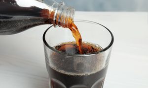 Kardiolog przedstawia "zakazaną listę". Te produkty sabotują serce