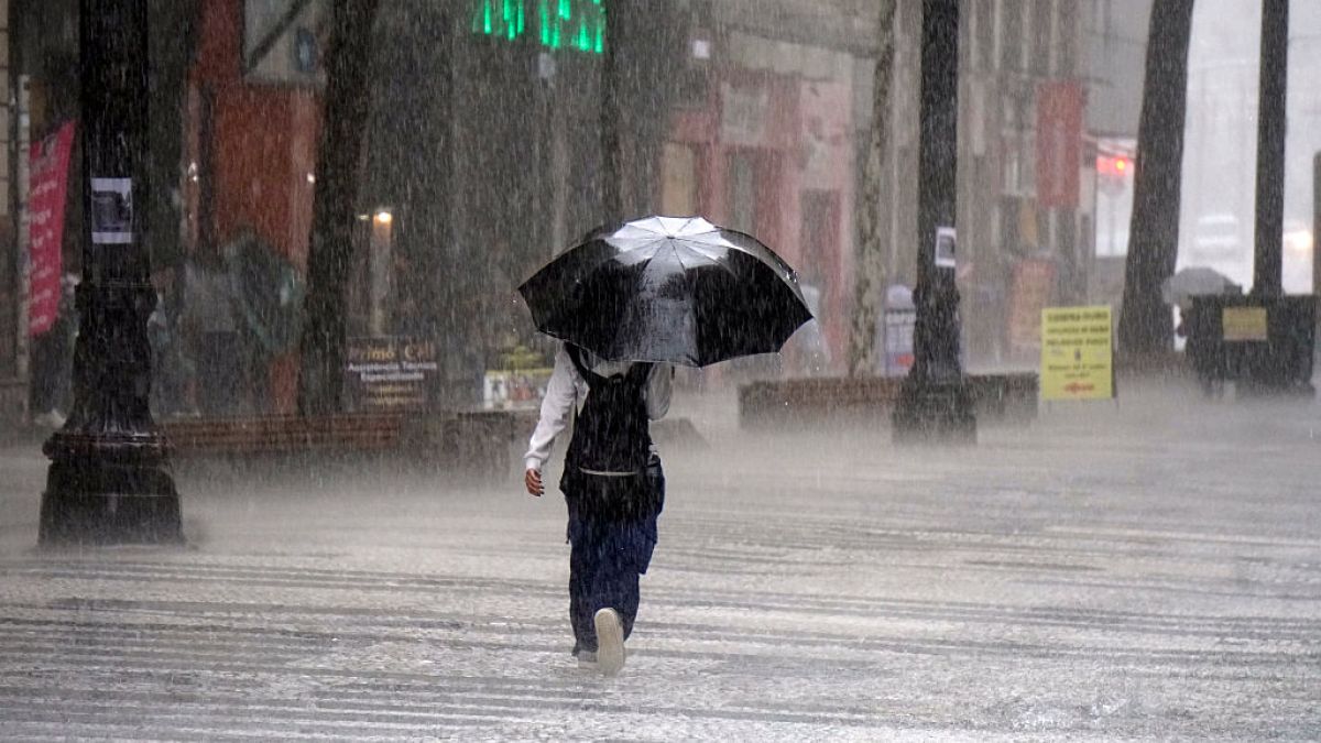 Co najmniej 14 ofiar śmiertelnych ulewnych deszczy