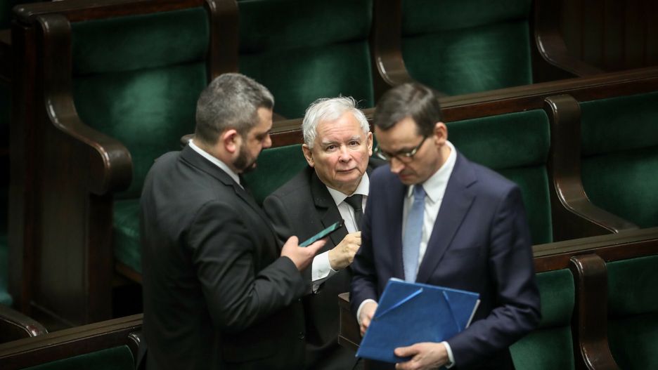 Specjalne 9. posiedzenie Sejmu
06.04.2020 Warszawa Sejm 9. specjalne posiedzenie Sejmu IX kadencji   Fot. Andrzej Iwanczuk/REPORTER
n/z: Krzysztof Sobolewski, Jaroslaw Kaczynski, Mateusz Morawiecki
Andrzej Iwanczuk/REPORTER