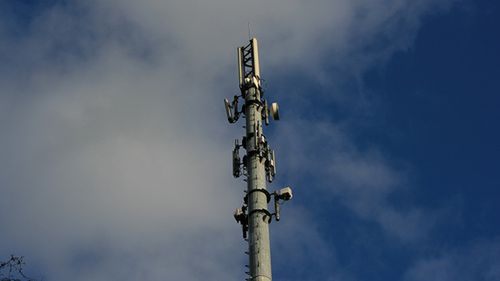 Nadajniki własne i Plusa to zbyt mało: Orange wzmocni sieć Playa 1