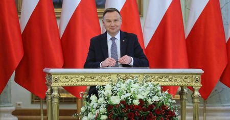 PiS przyjęło podatek przez pomyłkę. Prezydent podpisał [OPINIA]