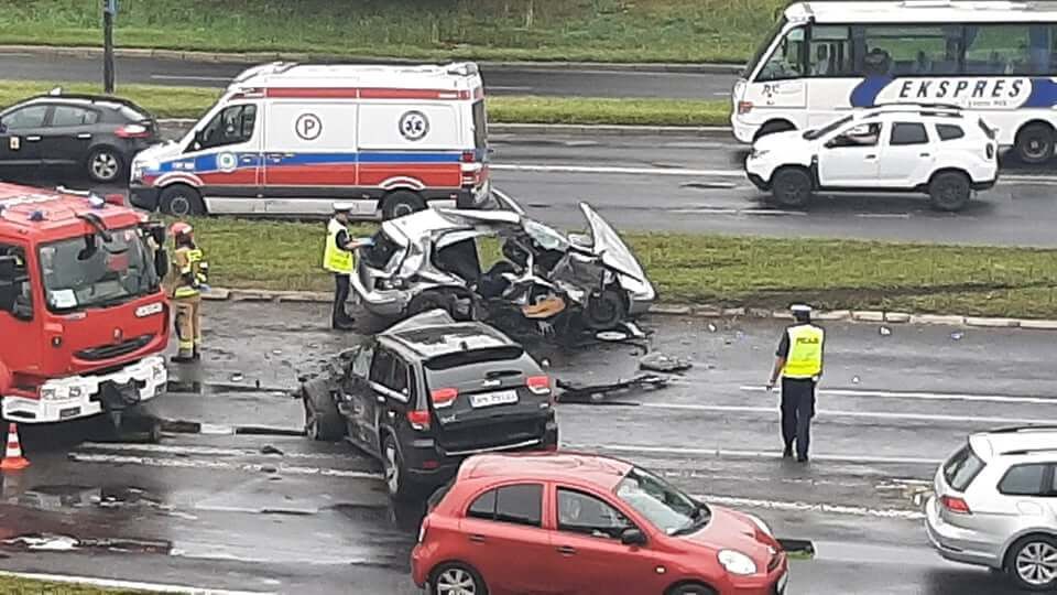 Rozbite samochody po wypadku na al. Witosa