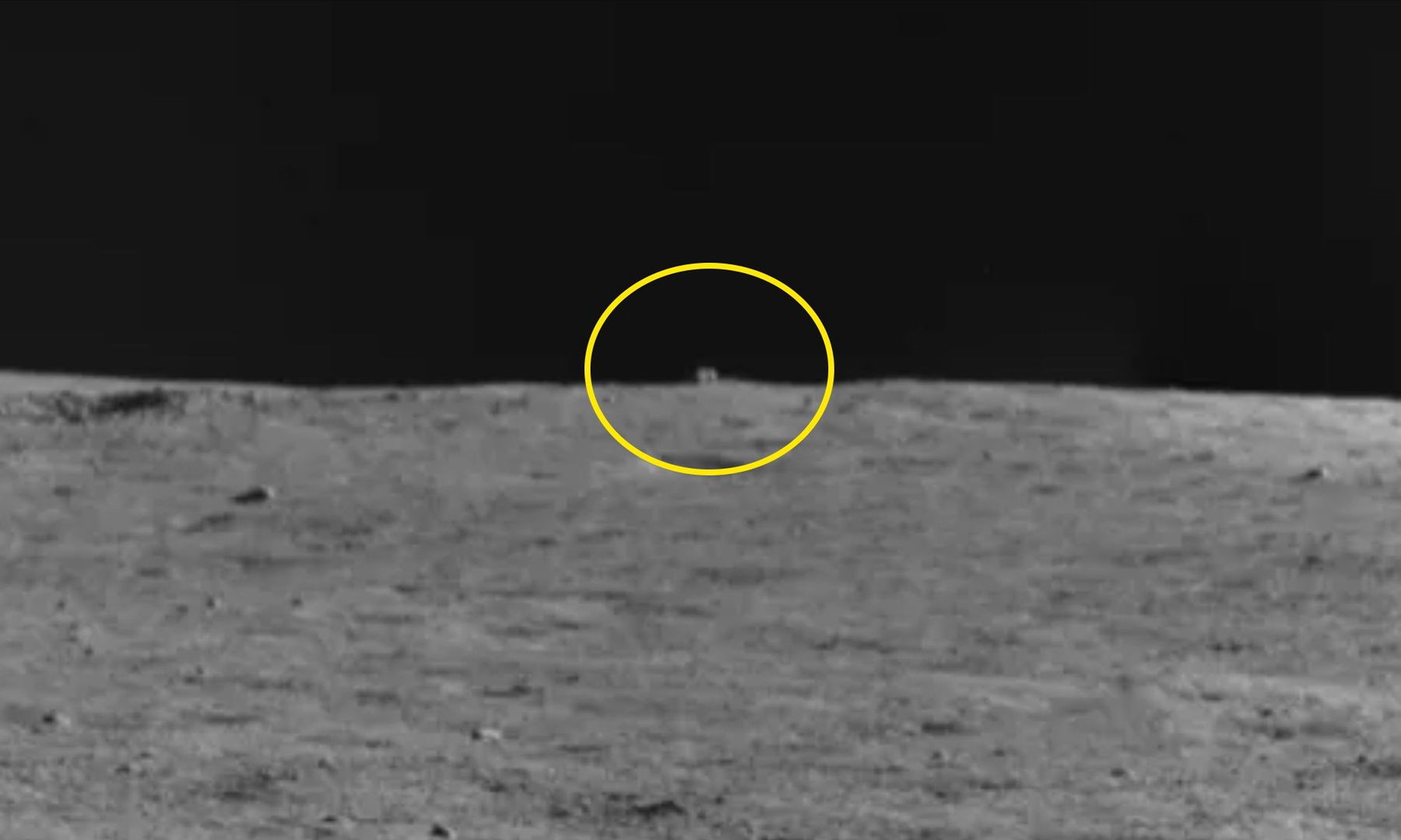 Zdjęcia obiegły sieć. Chińczycy odkryli na Księżycu coś dziwnego