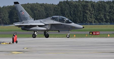 Wojskowy pilot poszukiwany w... urzędzie pracy