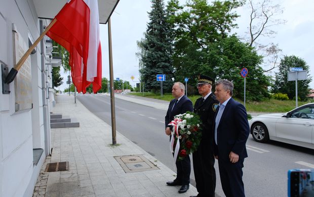 Sto lat od tragedii, która wstrząsnęła Ostrowcem. Miasto oddało hołd poległym hutnikom