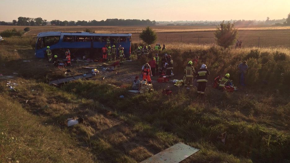 Wypadek autokaru z dziećmi na A1. Są ranni