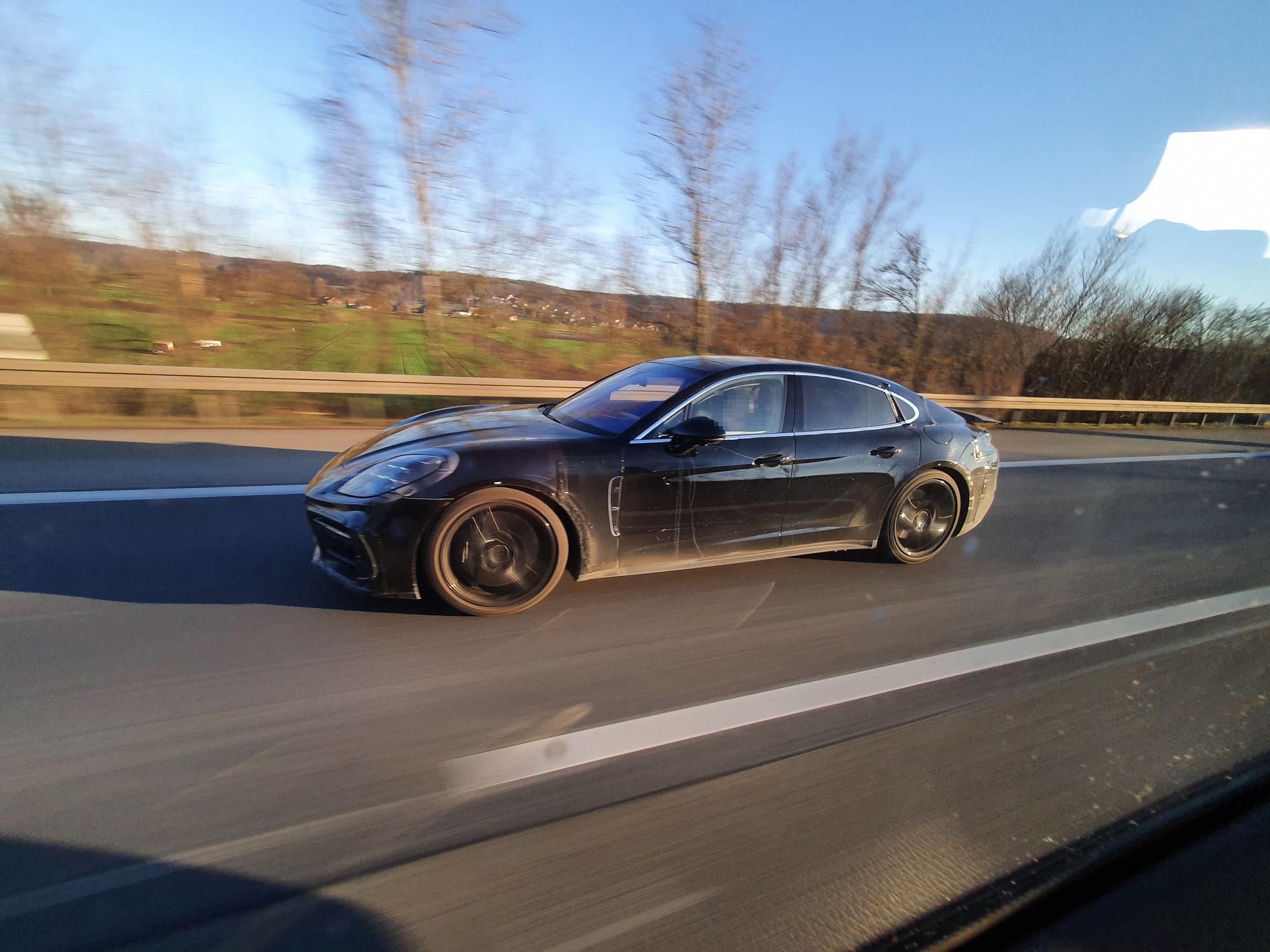 Porsche Panamera z nowymi elementami