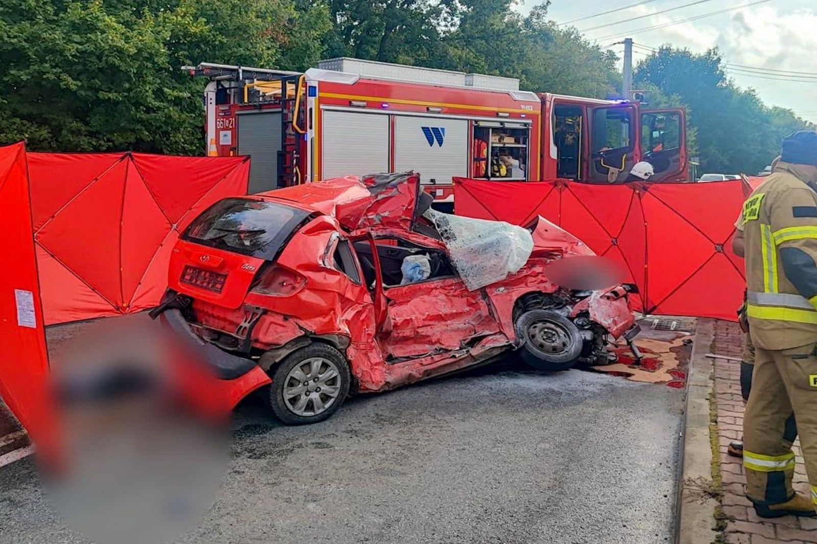 Tragedia w Wodzisławiu Śląskim. Nie żyje kierowca samochodu osobowego