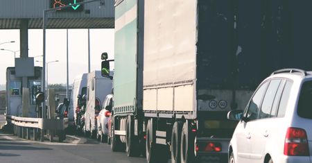 Jesteś kierowcą? Sprawdź, jak zainstalować i zarejestrować się w aplikacji e-TOLL