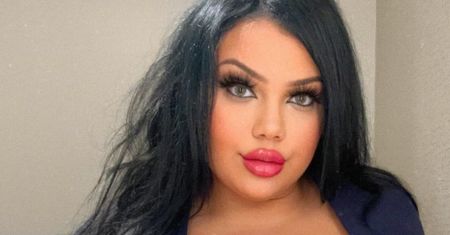 "Mam rozmiar plus-size i utknęłam w krześle". Hejterzy nazywają ją wielorybem