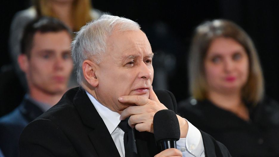 Chojnice, 08.12.2022. Prezes PiS Jarosław Kaczyński podczas spotkania ze zwolennikami ugrupowania w Chojnickim Centrum Kultury w Chojnicach, 8 bm. (amb) PAP/Adam Warżawa