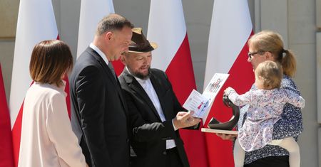 Spotkanie z przedstawicielami Związku Dużych Rodzin "Trzy Plus". Joszko Broda i jego liczna rodzina zaproszeni przez Andrzeja Dudę