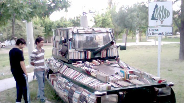 Zamiast prowadzić wojnę... czytaj książki! 1