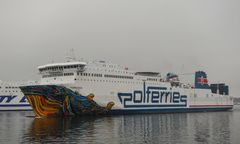 Prom Varsovia pozostanie w Świnoujściu. Powodem atak zimy