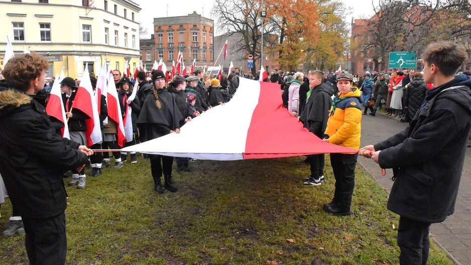 Uroczystość z okazji Święta Niepodległości pod pomnikiem Powstańców Wielkopolskich. Inowrocław 2025