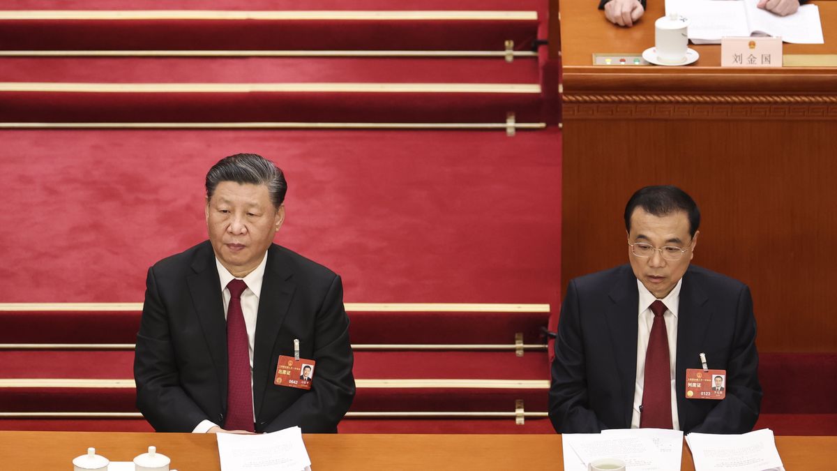 BEIJING, CHINA - MARCH 05: Chinese President Xi Jinping (L) and  Premier Li Keqiang (R) attend the opening of the first session of the 14th National People's Congress at The Great Hall of People on March 5, 2023 in Beijing, China.China's annual political gathering known as the Two Sessions will convene leaders and lawmakers to set the government's agenda for domestic economic and social development for the year. (Photo by Lintao Zhang/Getty Images)