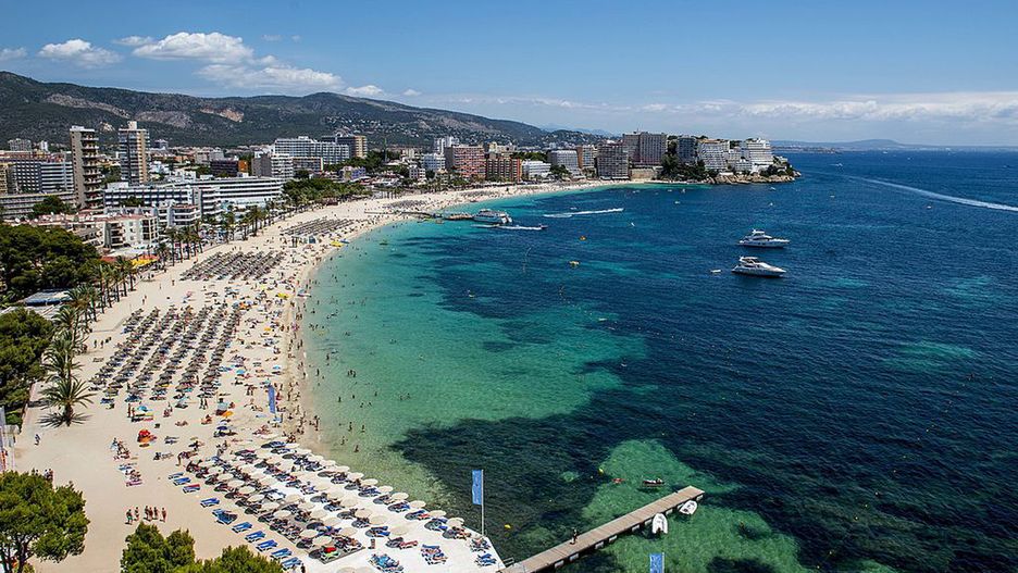 Magaluf na Majorce przyciąga imprezowiczów