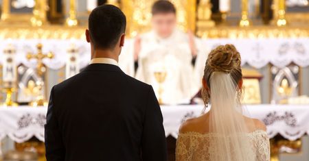 Wzięli ślub. Na weselu zdradził ją z jej matką