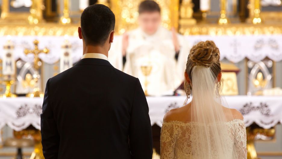 Na weselu nakryła go z własną matką / zdjęcie poglądowe
