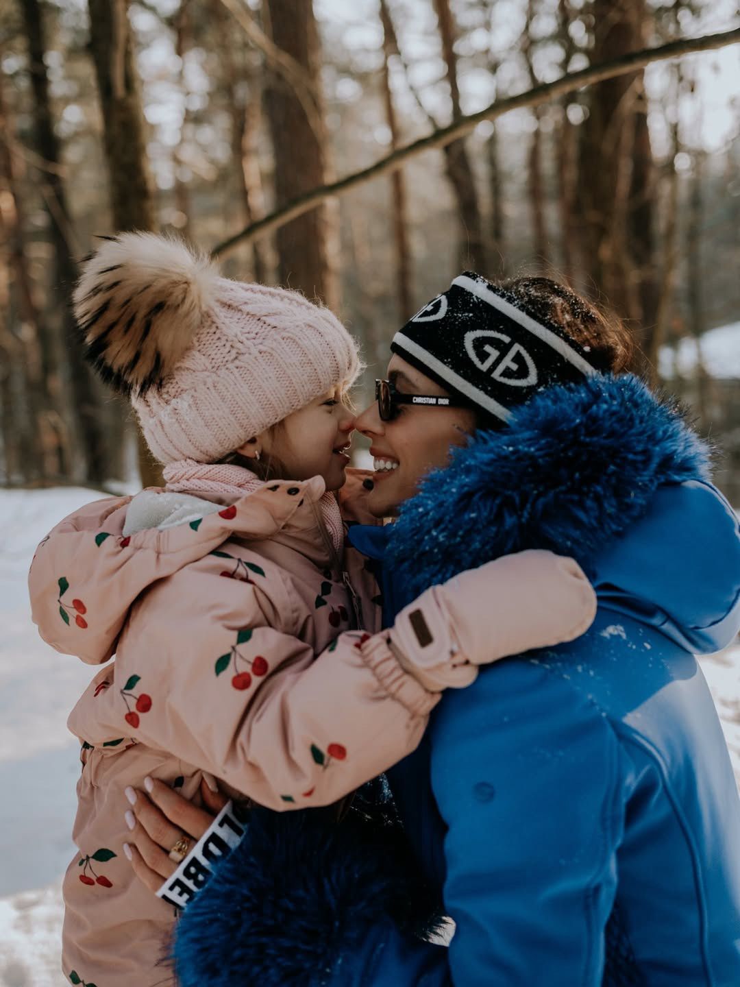 Klaudia Halejcio i przytulasy z córką