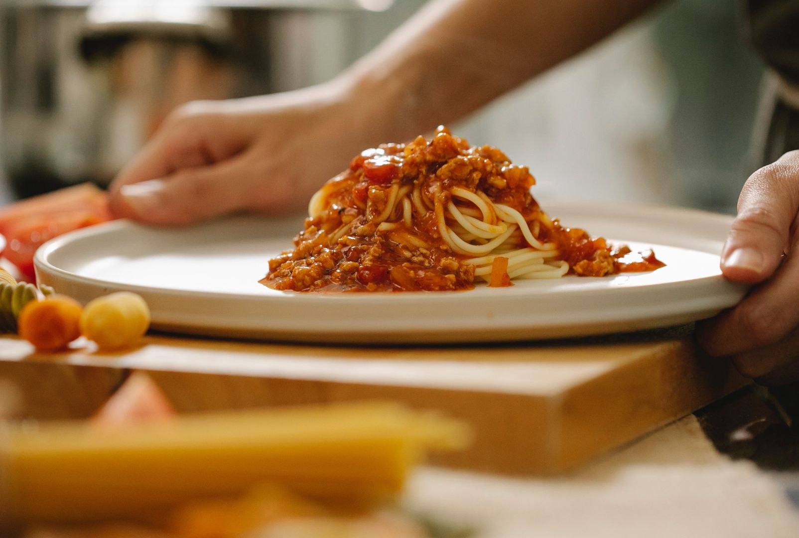 Tak spaghetti bolognese robią Włosi. Jeden składnik zmienia wszystko