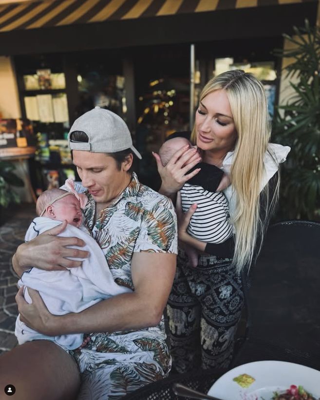 Brooke Hogan z mężem i dziećmi