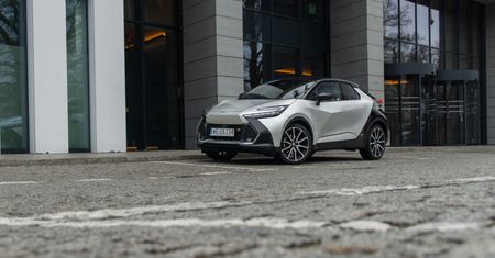 Test: Toyota C-HR GR Sport – Pali 3,8 l/100 km. Cena? Lepiej usiądź przed przeczytaniem