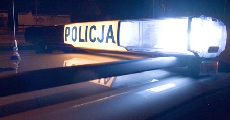 Był tak pijany, że zasnął za kierownicą. "Wydmuchał" ponad trzy promile