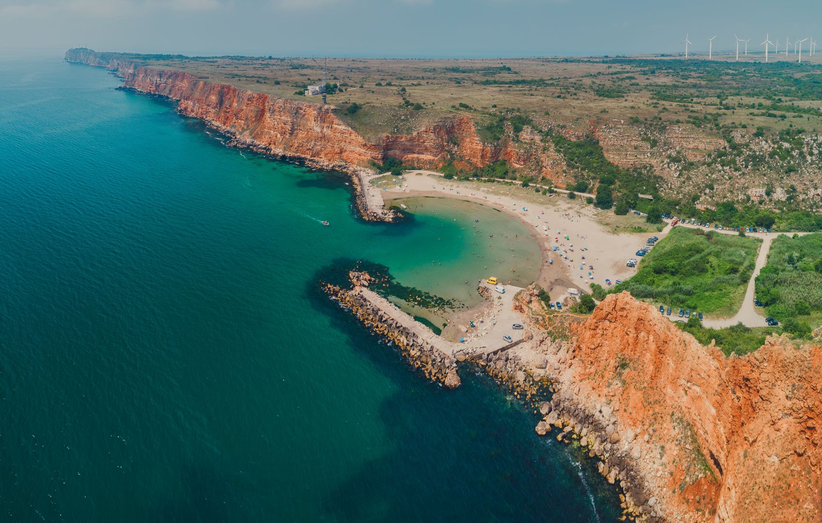 Plaża Bolata zachwyca położeniem