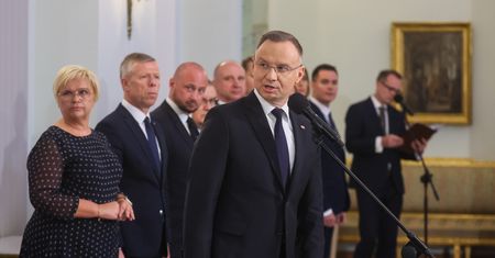 Rekonstrukcja rządu. Uroczystość u Dudy ze sporym opóźnieniem