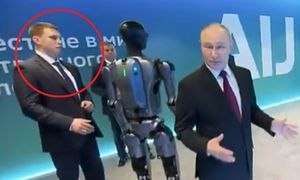 Putin zobaczył taniec robota. Spójrzcie na zachowanie ochroniarza