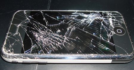 Dwa sposoby na zniszczenie iPhone’a [wideo]