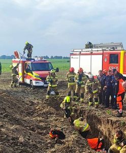 Wypadek podczas prac ziemnych. Mężczyzna wpadł do wykopu