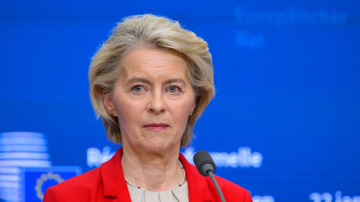 European Commission President Ursula von der Leyen holds a press conference at the end of the emergency summit on threats by the US President to impose tariffs on countries opposed to his push to take Greenland in Brussels, Belgium, on January 23, 2026. (Photo by Jonathan Raa/NurPhoto via Getty Images)