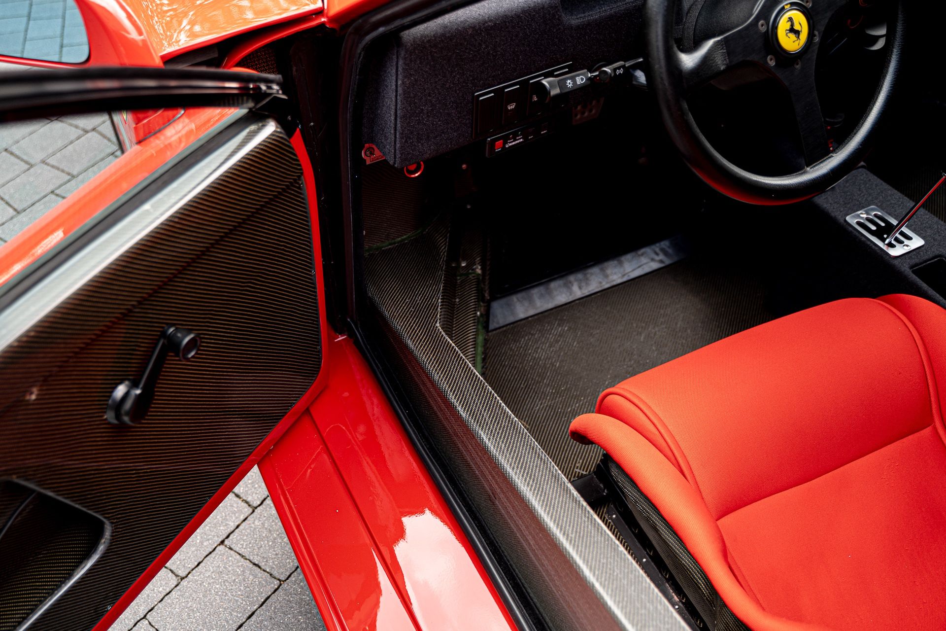 Ferrari F40 w Ferrari Katowice (1990)