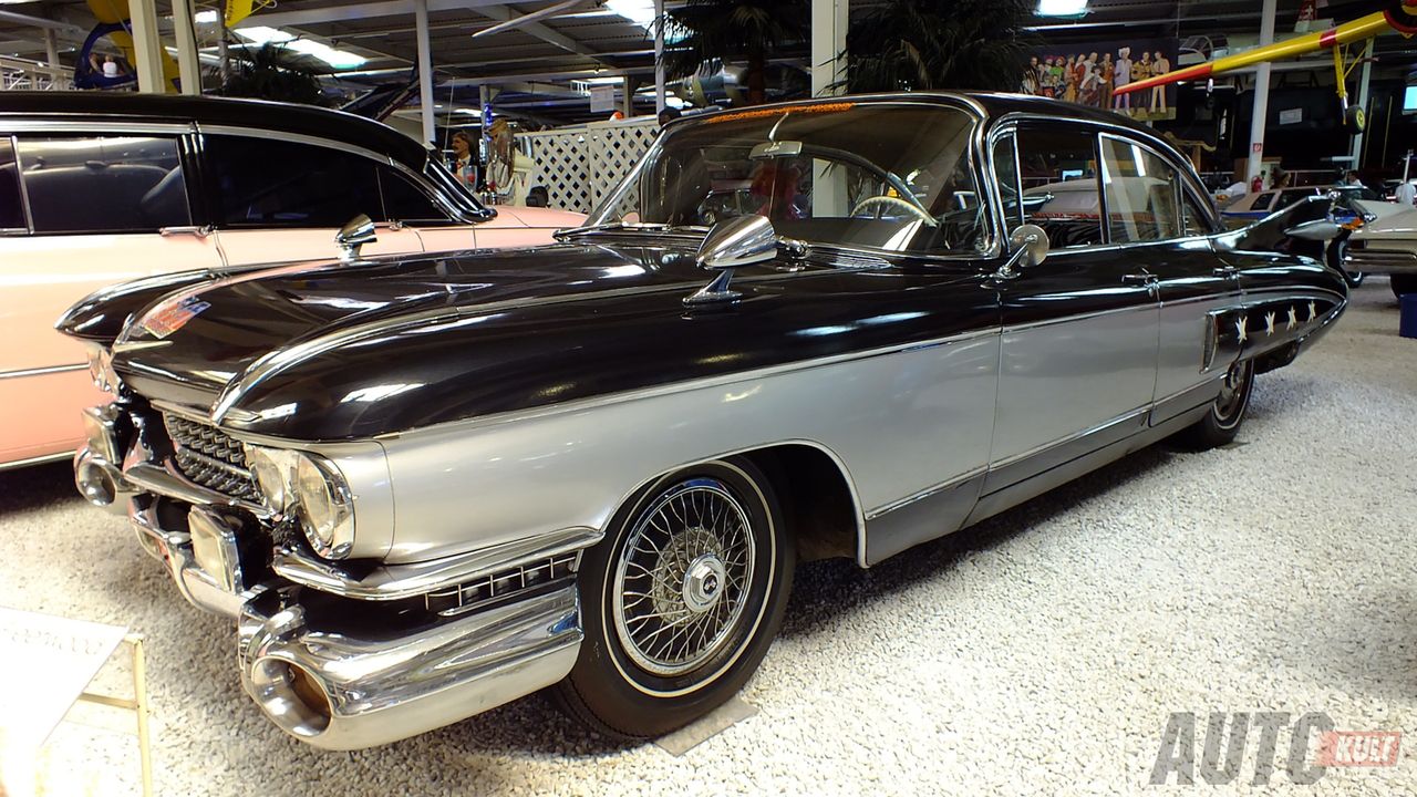 1957 Cadillac Fleetwood (2) 1957 Cadillac Fleetwood