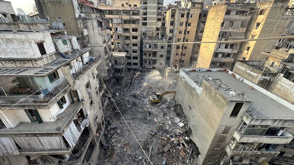 Beirut wakes up to damage after new Israeli strike hit its central area
epa11653990 Search and rescue team members try to find victims in the debris of a damaged building after an Israeli military strike on the Basta neighborhood in Beirut, Lebanon, 11 October 2024. At least 22 people were killed and 117 injured in an Israeli military strike in Beirut, Lebanon's Ministry of Public Health stated on 10 October. According to the Lebanese Ministry of Health, more than 2,100 people have been killed and over 10,000 others have been injured in Lebanon since Israel expanded its military operations to Lebanon in September 2024.  EPA/WAEL HAMZEH 
Dostawca: PAP/EPA.
WAEL HAMZEH
strike, Lebanon, military