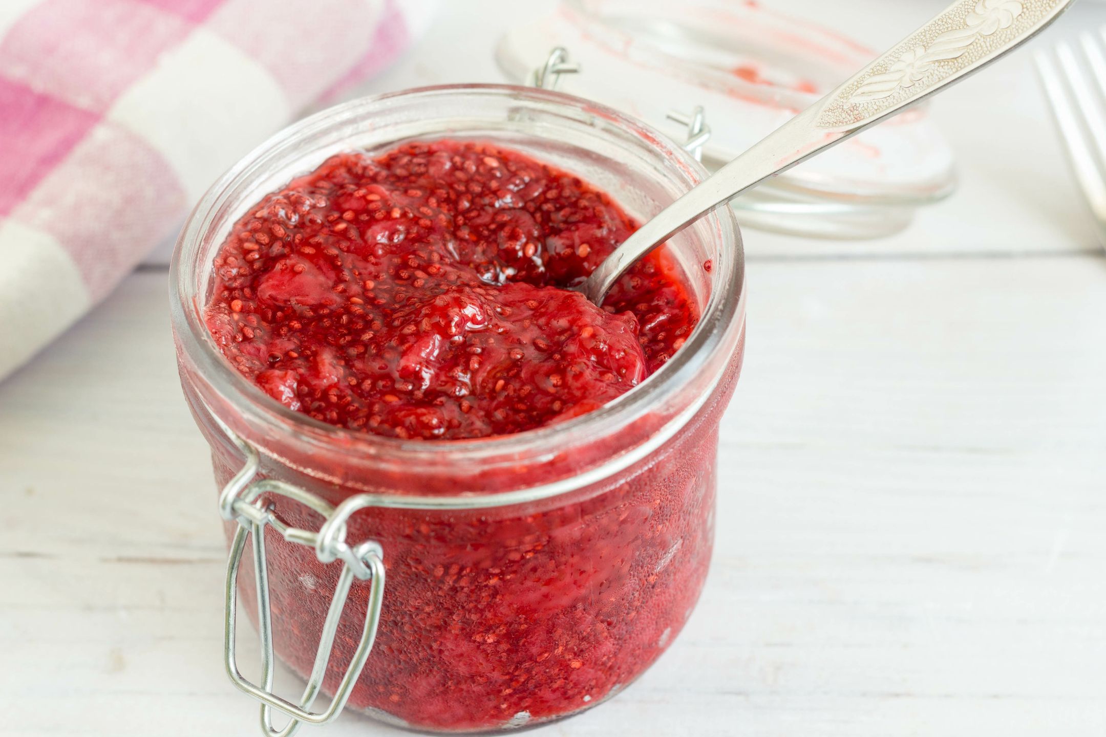 Domowy dżem truskawkowy z nasionami chia