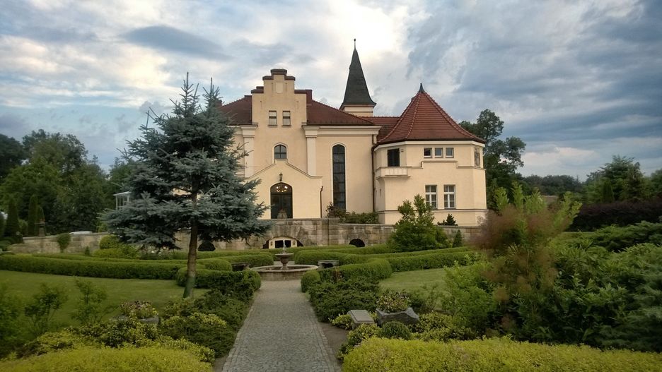 Pałac w Brzeźnie. Gmina Prusice, Polska