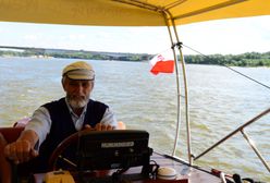 Warszawa. Mężczyzna spadł z mostu do Wisły. Uratowany przez załogę z ”Innej Bajki”